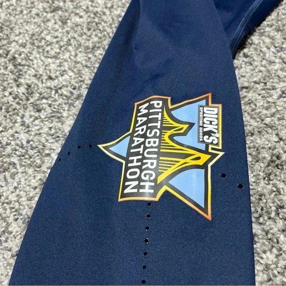 Brooks 221524 Method 7/8 Length Crop Tight Size Large Blue, Pittsburgh Marathon - Picture 9 of 11